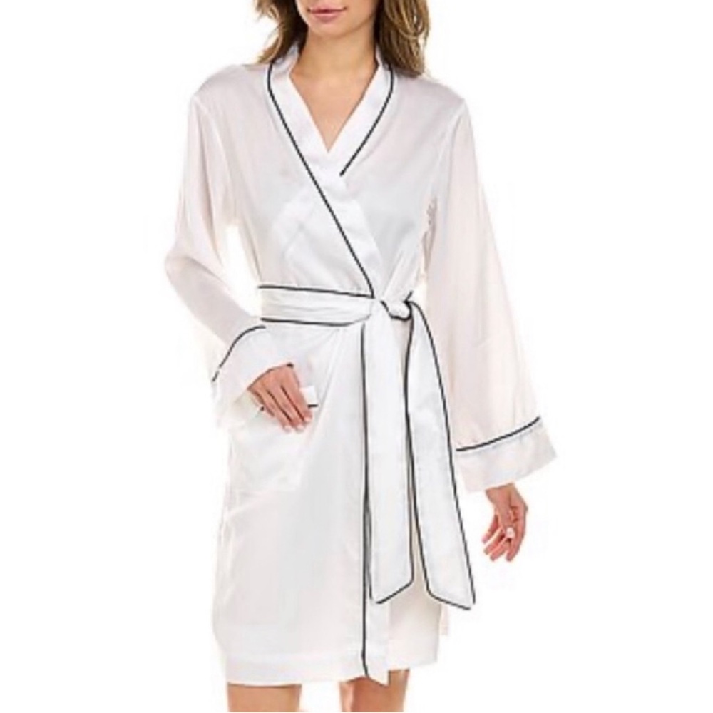Ettitude Sateen Robe size Large New!